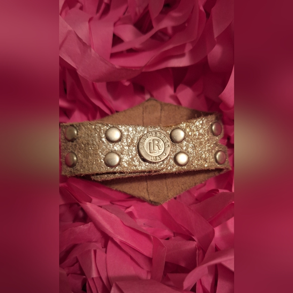 NWOT Gorgeous Leatherock USA Braclet w/ Stone Purchased @ Buckle - Picture 4 of 10